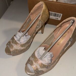 Dream Pairs Sparkling Gold Peep Toe Heels
